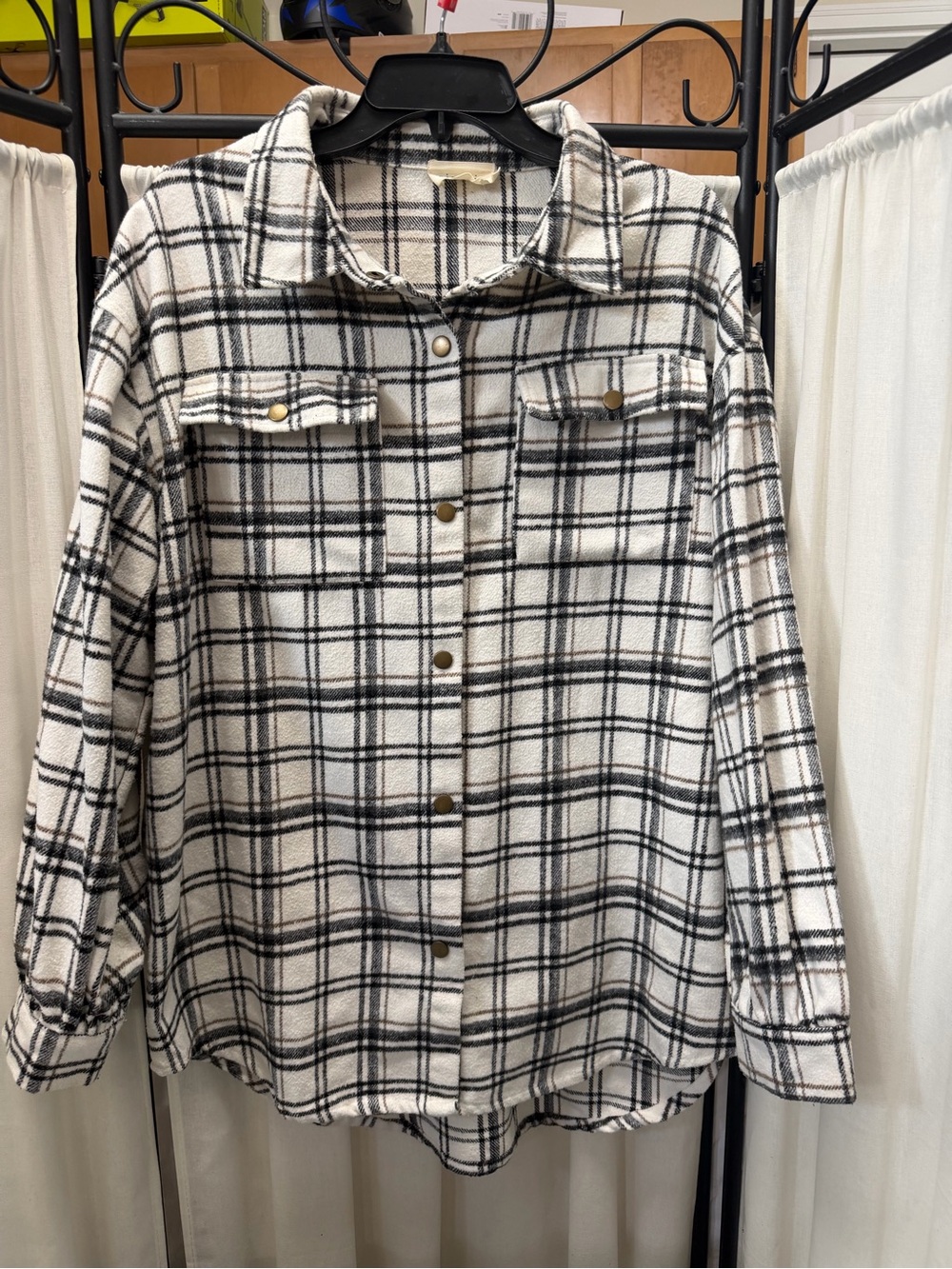 Women’s Black & White Plaid Utility Shacket